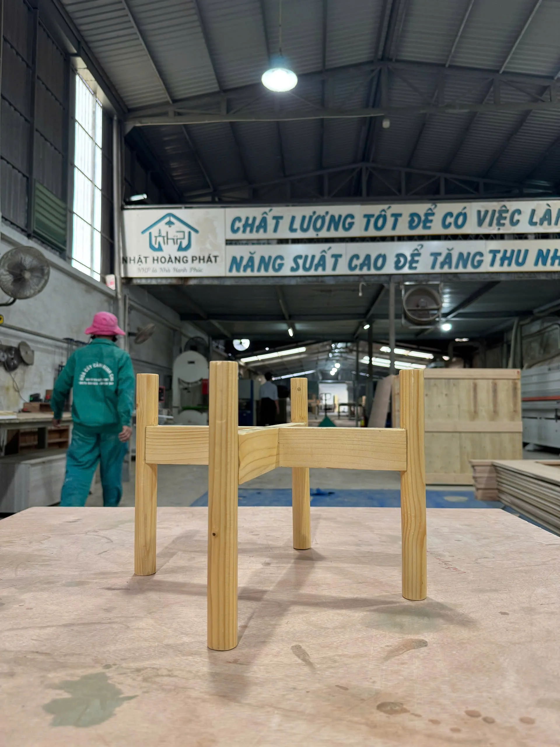 đôn gỗ để chậu cây