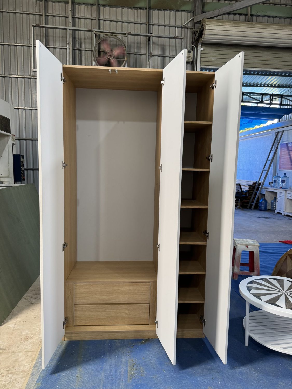 tủ quần áo cánh cnc sơn PU